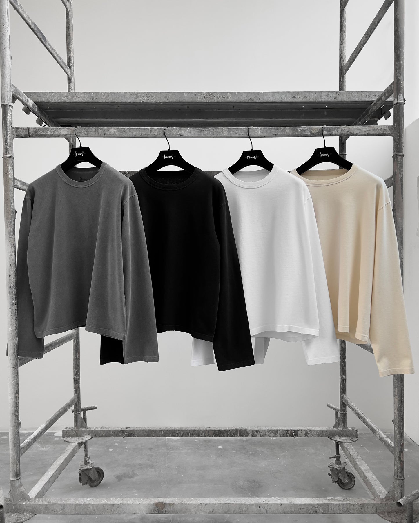Reaven White Longsleeve