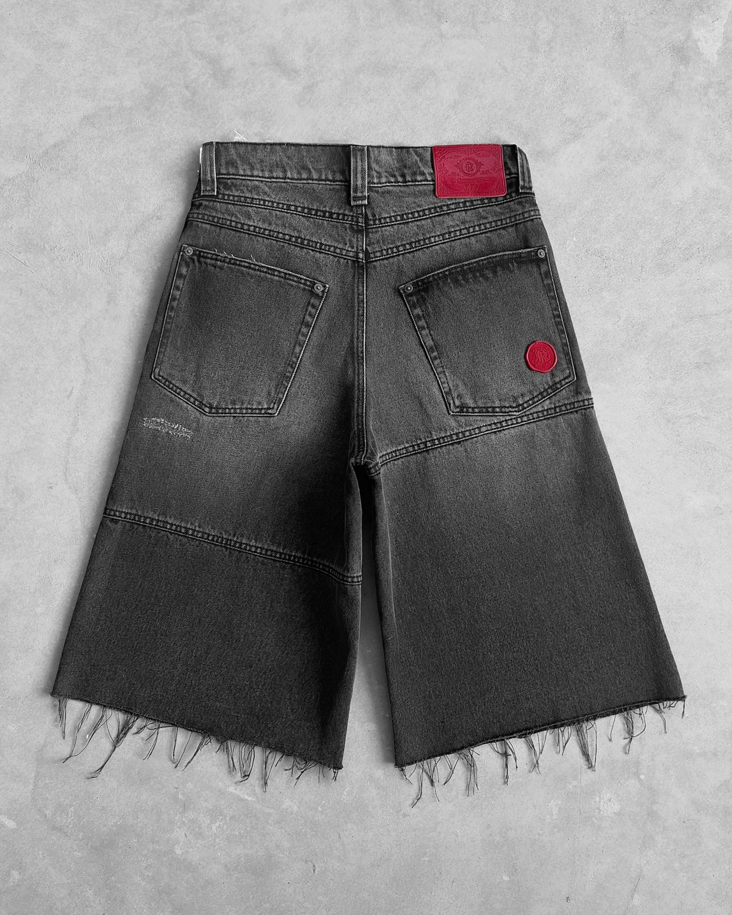 Reaven Mended Stamp Jorts
