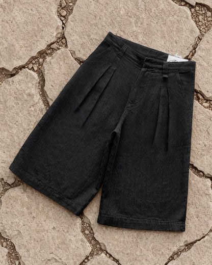 Reaven Black Linen Pleated Jorts