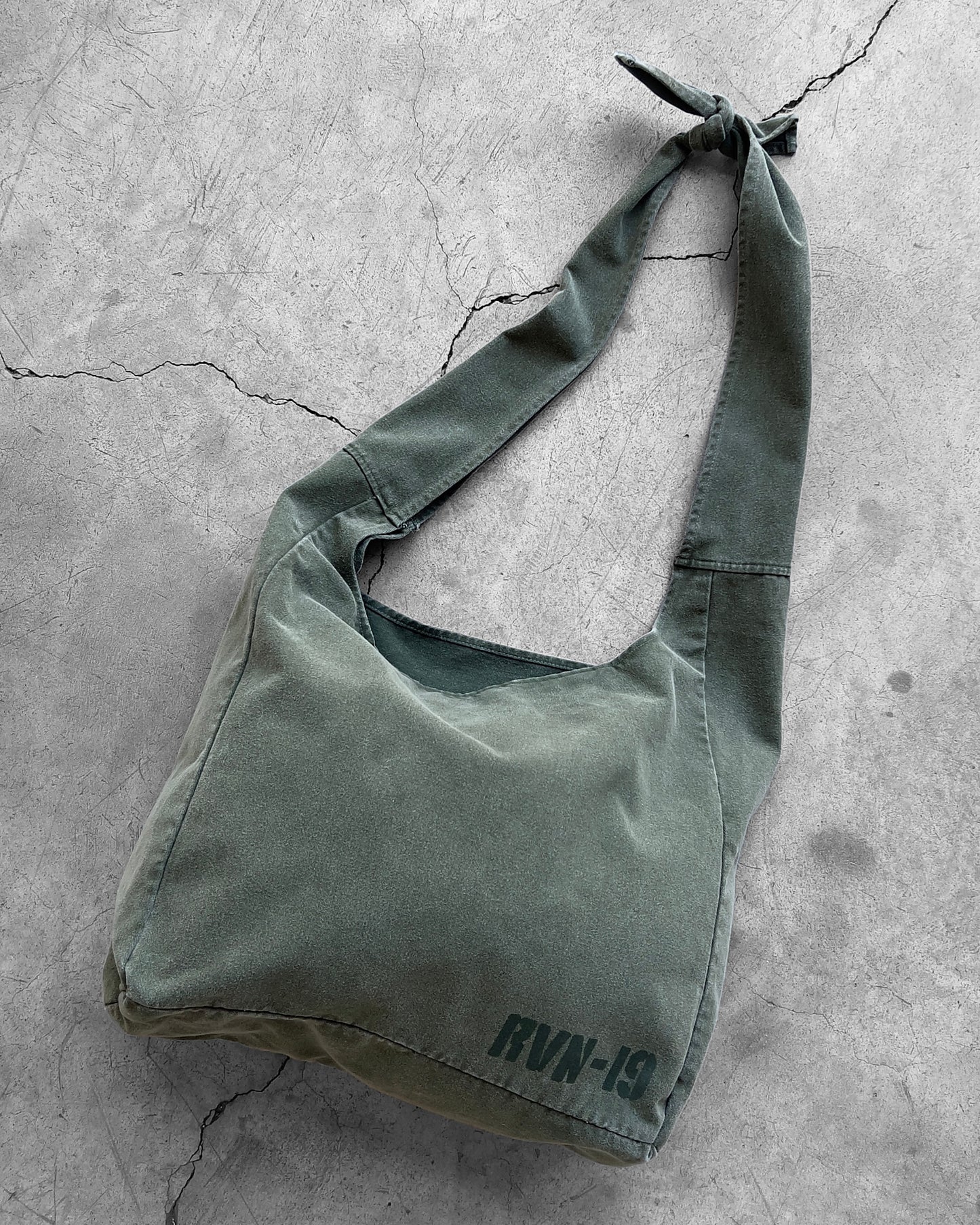 Reaven Olive Army Shoulder Bag