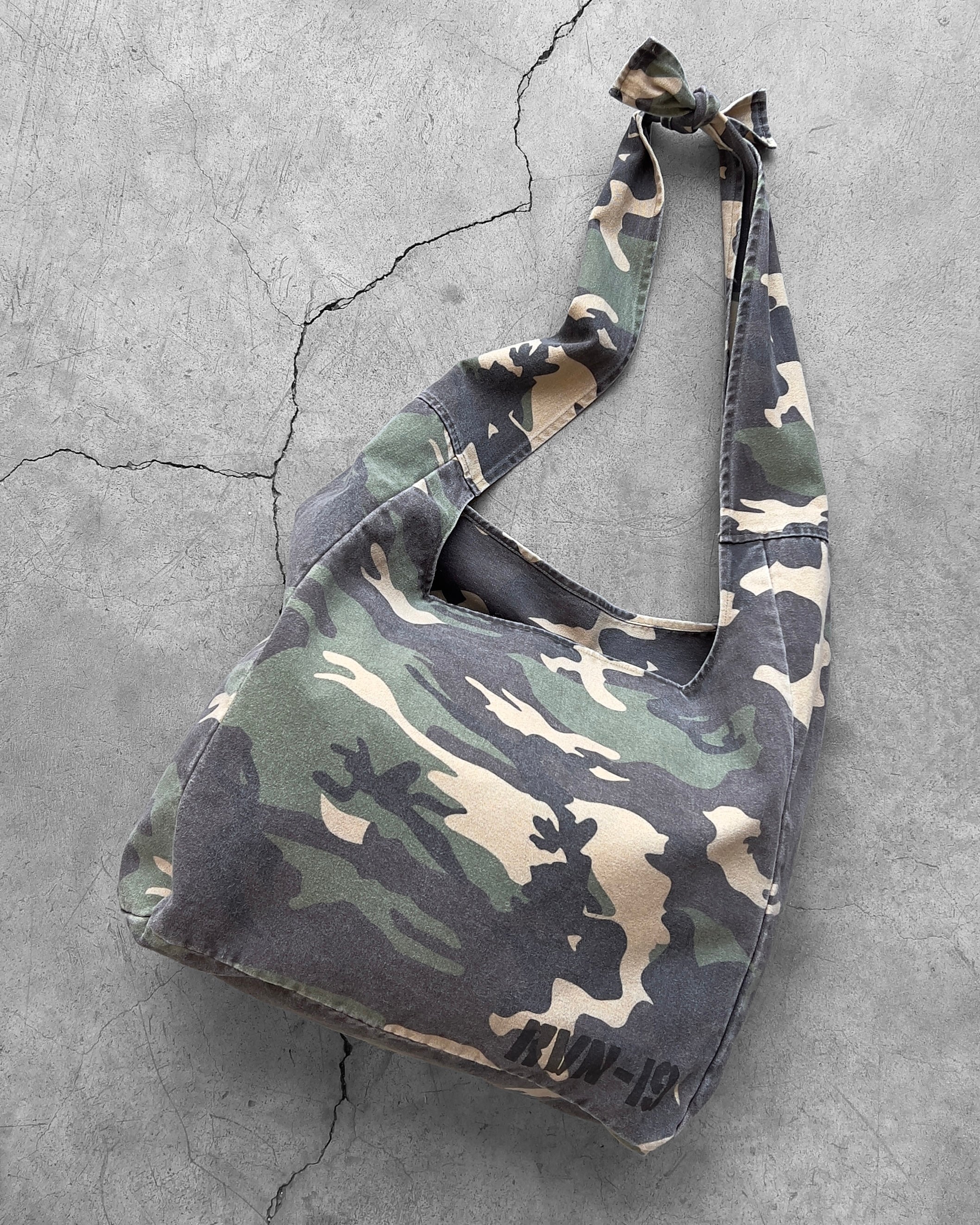 S.F.C SHOULDER POUCH NAVY TREE CAMO 2025